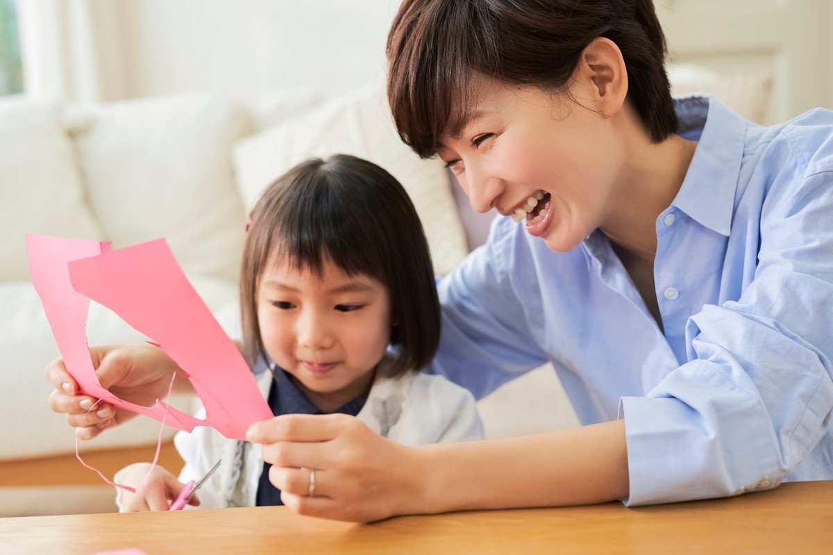 【簡単工作12選】雨の日でも大丈夫！子どもと一緒に四季の工作を楽しもうの画像