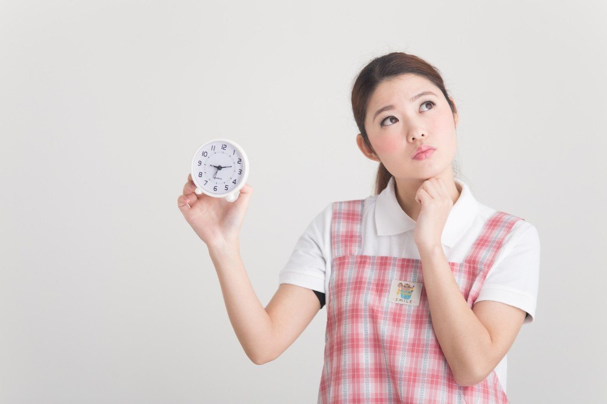 保育園って何時から何時まで？保育標準時間と超過時間の対処法